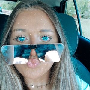 Meet your Posher, Anna gray